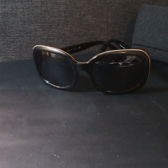 D&G Sunglasses - Picture 6 of 7